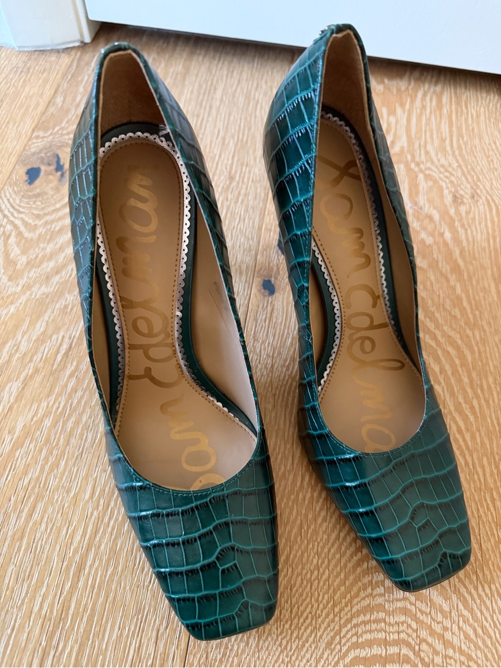 Sam Edelman • Beth Pump - Picture 3 of 7